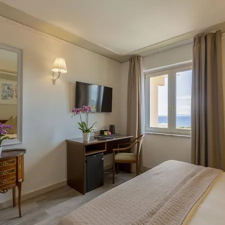 Hotel Central Wellness Sorrento Exterior photo