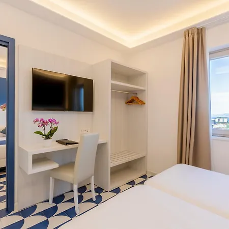 Hotel Central Wellness Sorrento Exterior photo